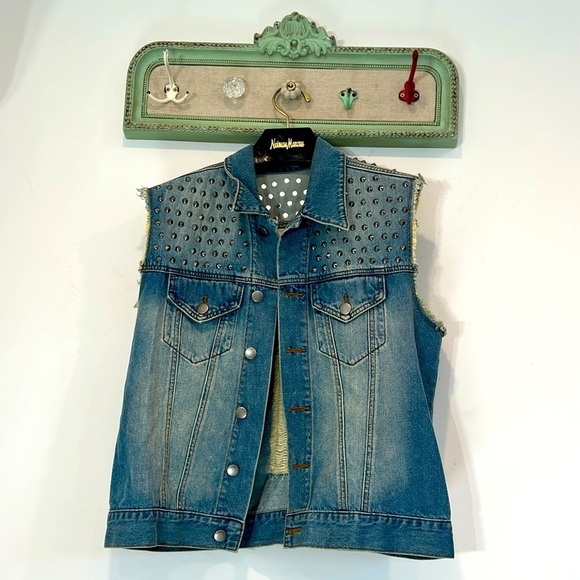 MONO B DENIM VEST FADED WASH STUDDED SPIKE CROSS BACK DENIM VEST one size - Picture 1 of 8